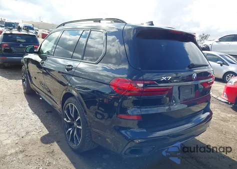 2021 BMW X7 xDrive40I z USA, uszkodzony, nr VIN 5UXCW2C01M9E52853